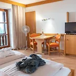 Neubichler Alm מלון
